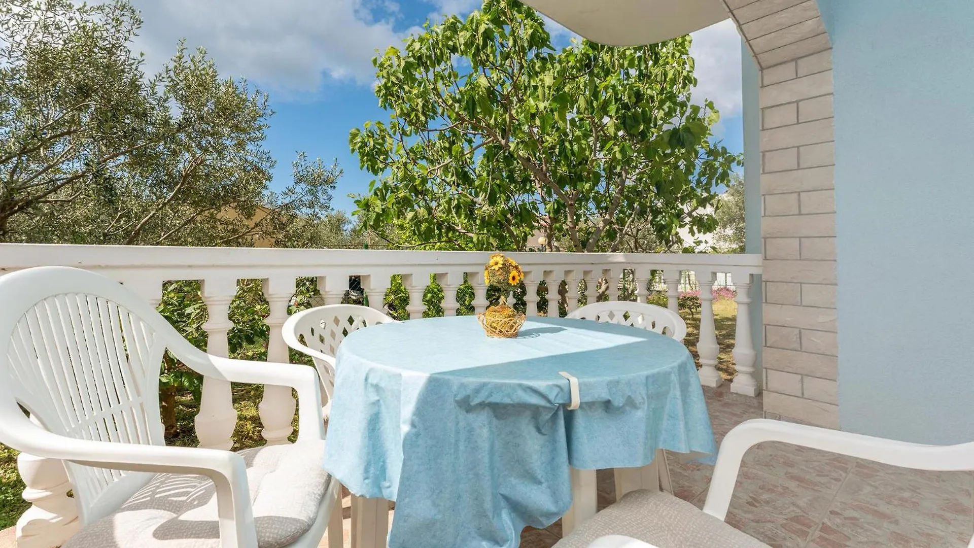 Stunning Apartment In Sveti Filip I Jakov With Wifi